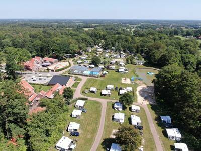 Luftaufnahme des Campingplatzes De Witte Berg bei Ootmarsum in Twente