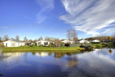 Chalets am Wasser im Ferienpark EuroParcs Buitenhuizen