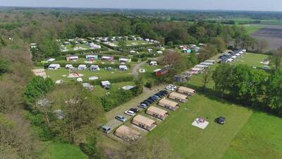 Luftaufnahme des Ferienparks Molecaten Park 't Hout