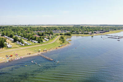 Luftbild vom Ferienpark RCN de Schotsman und dem Veerse Meer