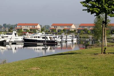 Boote im Jachthafen des Ferienparks Resort Boschmolenplas