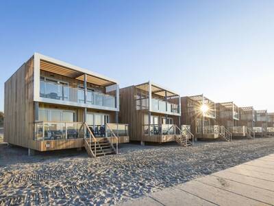 Strandvillen am Strand direkt am Meer bei Roompot Beach Villas Hoek van Holland