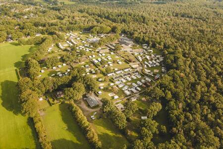 Luftaufnahme des Campingplatzes Noetselerberg und der Wälder des Sallandse Heuvelrug