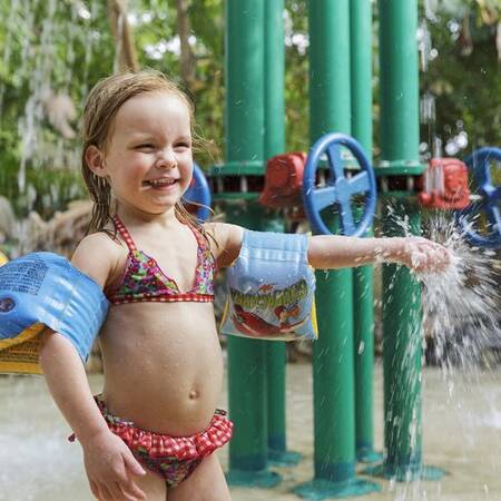 Das Wasserspielhaus im Aqua Mundo des Center Parcs De Huttenheugte