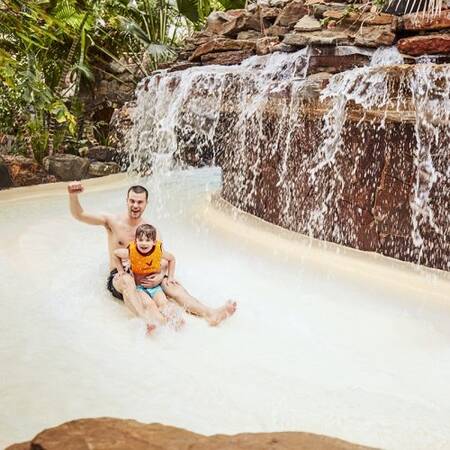 Der Wildwasserparcours im Aqua Mundo des Center Parcs De Huttenheugte