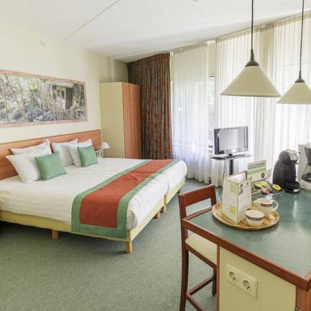 Ein Hotelzimmer im Center Parcs Het Heijderbos