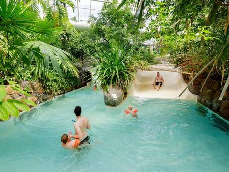 Rutschen Sie im Aqua Mundo im Center Parcs Het Meerdal