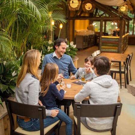 Genießen Sie das All-You-Can-Eat-Buffet im The Market Restaurant im Center Parcs Les Ardennes