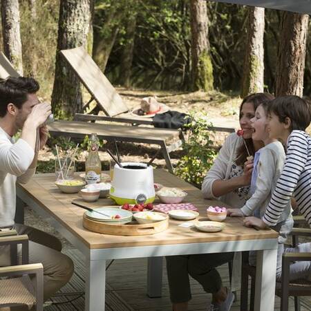 Terrasse am Ferienhaus auf Center Parcs Les Hauts de Bruyères