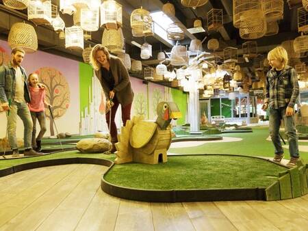 Indoor-Minigolf an Center Parcs Park Bostalsee