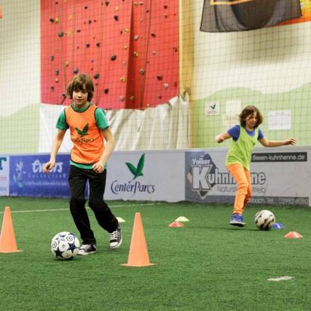 Ein Fußballcamp im Center Parcs Park Hochsauerland macht Kindern Spaß