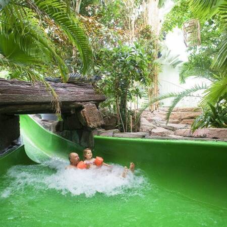 Eine der beiden Rutschen im Schwimmbad Aqua Mundo im Center Parcs Park Zandvoort