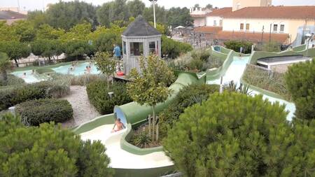 Außenfoto Wildwasserbahn Aqua Mundo von Center Parcs Port Zélande