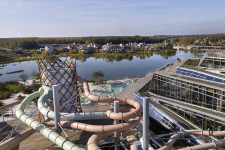 Das Aqua Mundo im Center Parcs Villages Nature Paris verfügt über 6 Rutschen