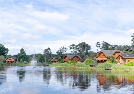 Holzchalets am Erholungssee im Ferienpark EuroParcs Brunssummerheide