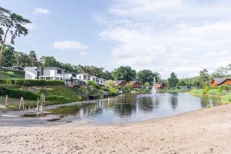 Badestrand am Erholungssee im Ferienpark EuroParcs Brunssummerheide