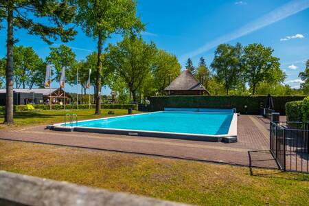 Das Freibad des Ferienparks EuroParcs De Wije Werelt