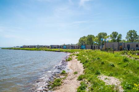 Ferienhäuser direkt am IJsselmeer im Ferienpark EuroParcs Enkhuizer Strand