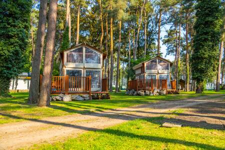 Freistehende Zelt-Lodges im Ferienpark EuroParcs Hoge Kempen