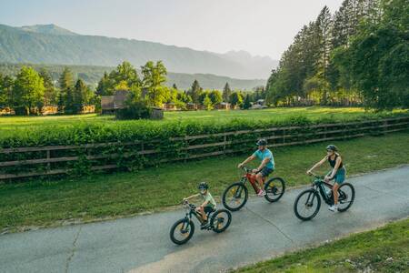 Familien-Mountainbiken im Ferienpark EuroParcs Pressegger See