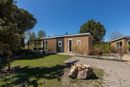 Freistehende Chalets mit Dach im Ferienpark Fort den Haak