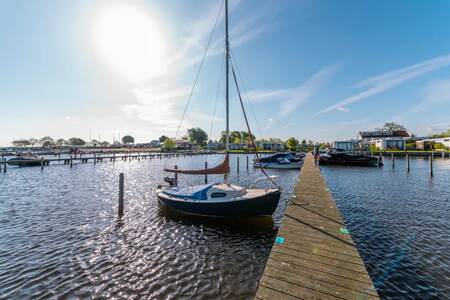 Boote im Jachthafen des Ferienparks EuroParcs Veluwemeer