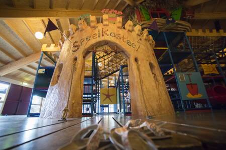 Indoor-Spielplatz im Ferienpark Kampeerdorp de Zandstuve