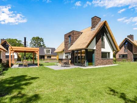Luxus-Wellness-Villa mit großem Garten und Dach im Ferienpark Landal Berger Duinen