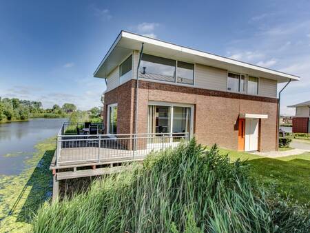 Ferienhaus am Wasser im Ferienpark Landal Esonstad