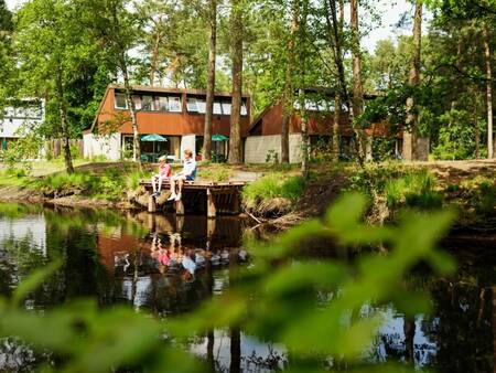Ferienhäuser am Wasser bei Landal Het Vennenbos