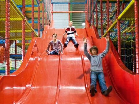 Indoor-Spielparadies „Harrewar“ des Ferienparks Landal Hof van Saksen