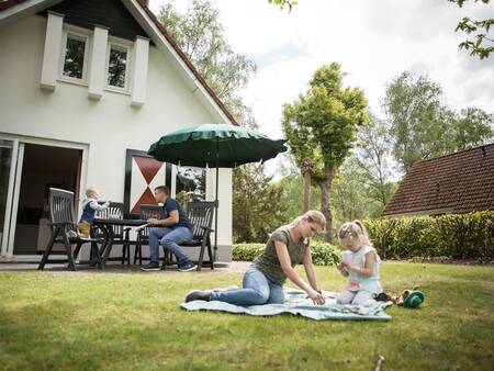 Die Ferienhäuser im Ferienpark Landal Landgoed Aerwinkel verfügen über einen großen Garten