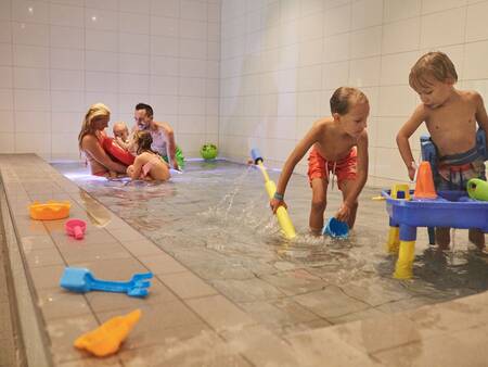 Planschbecken im Schwimmbad des Ferienparks Landal Landgoed De Elsgraven