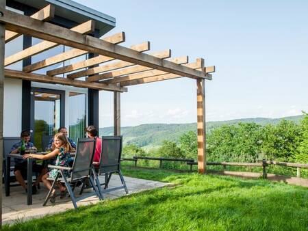 Schöne Aussicht vom Garten eines Ferienhauses im Ferienpark Landal Mont Royal