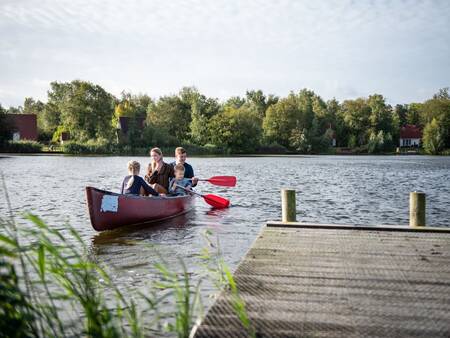 Kanufahren im Ferienpark Landal Natuurdorp Suyderoogh