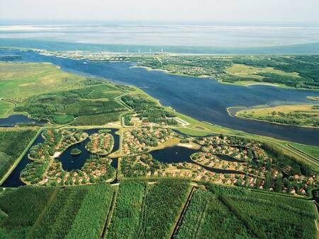 Luftaufnahme des Ferienparks Landal Natuurdorp Suyderoogh