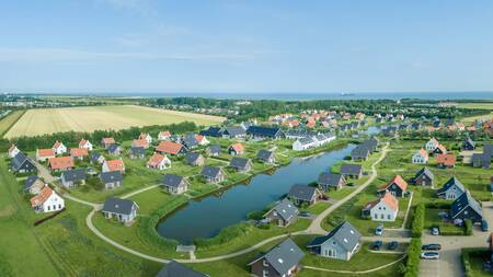 Luftaufnahme des Ferienparks Landal Strand Resort Nieuwvliet-Bad