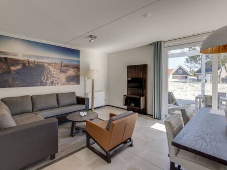 Wohnzimmer einer Ferienvilla im Ferienpark Landal Strand Resort Ouddorp Duin