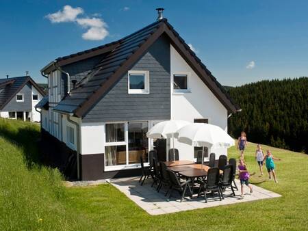 Garten eines freistehenden Ferienhauses im Ferienpark Landal Winterberg