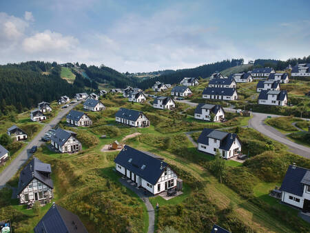 Luftaufnahme des Ferienparks Landal Winterberg mit Ferienhäusern