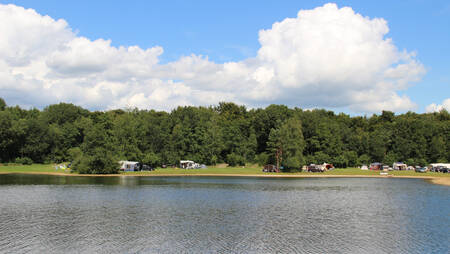 Einer der Freizeitseen des Ferienparks Molecaten Park Kuierpad