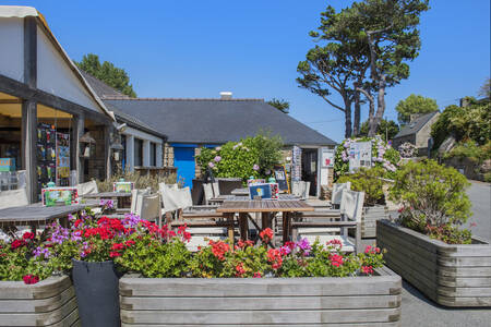 Die Terrasse des Restaurants des Ferienparks RCN Port l'Epine