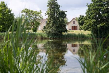 Freistehende Ferienhäuser am Wasser im Ferienpark Resort Boschmolenplas