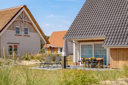 Einige Ferienhäuser im Ferienpark Roompot Beach Resort Nieuwvliet-Bad