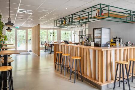 Bar im Restaurant des Ferienparks Roompot Bungalowpark Hoenderloo