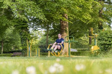 Fitness im Freien im Ferienpark Roompot Château des Marais