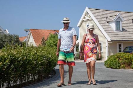 Passanten durch den Ferienpark Roompot Duynparc De Heeren van 's-Gravensande