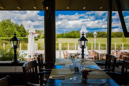 Restaurant mit Terrasse im Ferienpark Roompot Ferienpark Emslandermeer