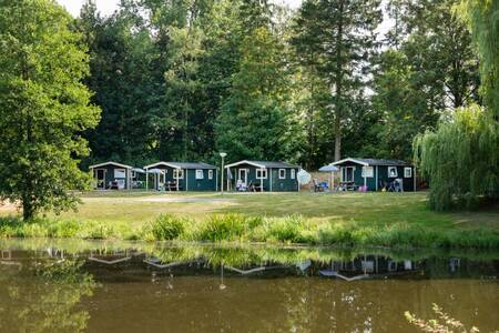 4 Chalets am Wasser im Ferienpark Roompot Hunzepark