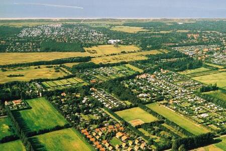 Luftaufnahme des Ferienparks Roompot Kustpark Klein Poelland